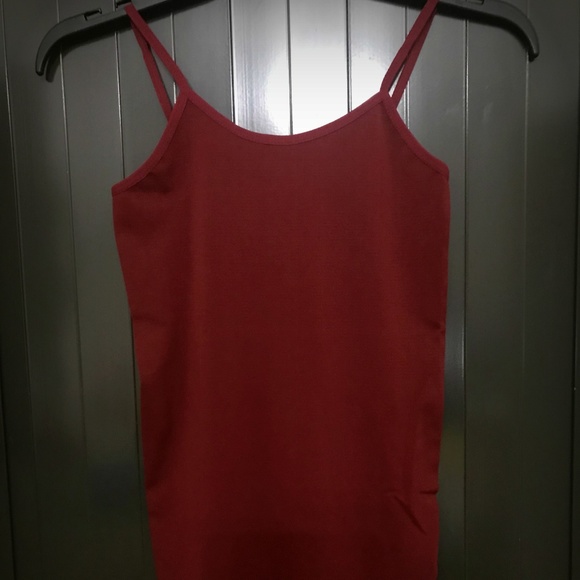 🌸 F & F Dark Wine Cami Tank Top - Picture 1 of 3